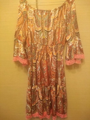 Dress like new, size L/XL, with unique sleeve