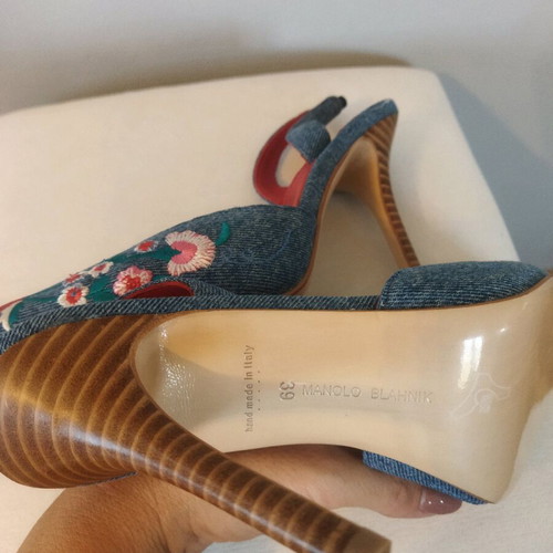 Jean pumps new with floral embroidery, size 39