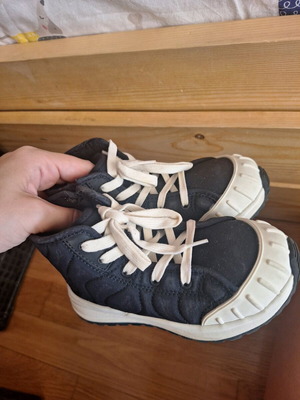 Zara waterproof unisex shoes size 28 like new