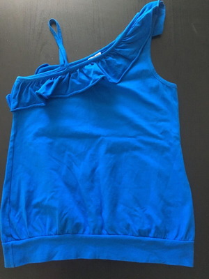 Delfino sleeveless top for 14 years like new