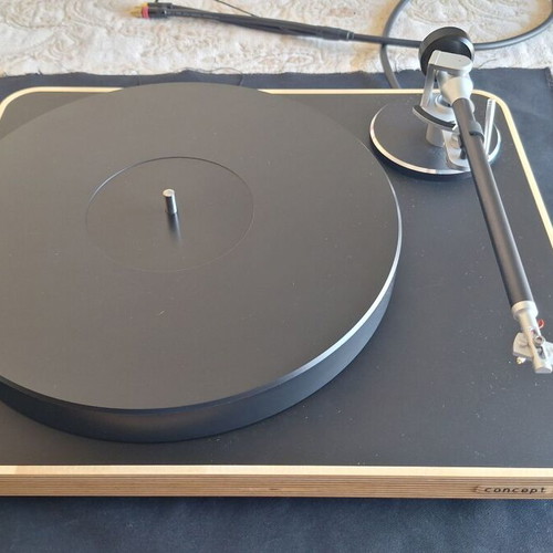 Clearaudio Concept Wood turntable