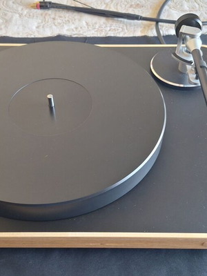 Clearaudio Concept Wood turntable