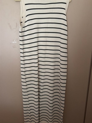Long Knit Striped Dress Zara M like new, black and white