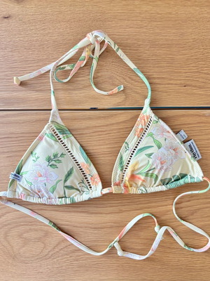 Rhythm floral triangle bikini top size S like new, multicolor
