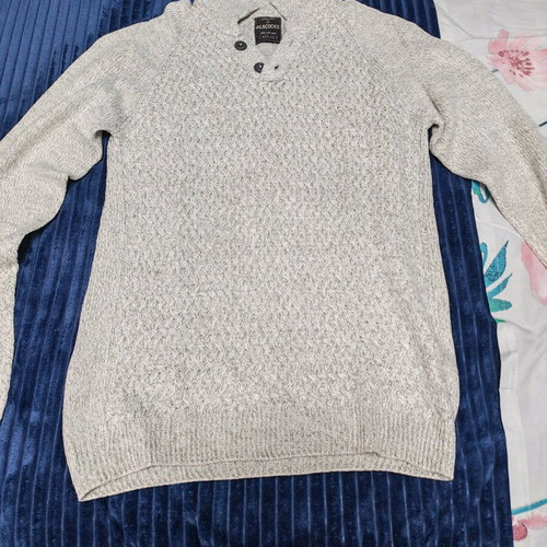 Men's knitted Peacocks sweater Medium light grey like new