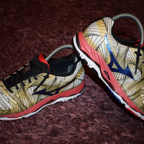 Mizuno Wave Paradox Road Running shoes like new, size 42.5