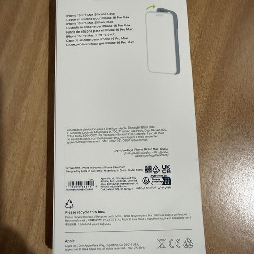 Apple Silicone Case with MagSafe plum for iPhone 16 Pro Max like new