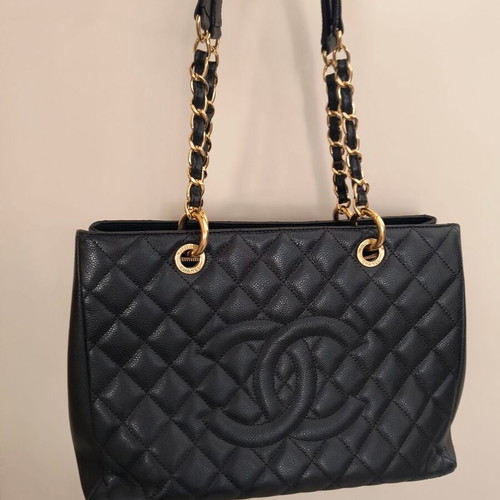 Chanel GST shoulder bag like new, black, Caviar leather