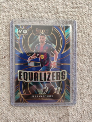 La Liga Select 25-26 Ferran Torres Equalizers card like new with sleeve and top loader