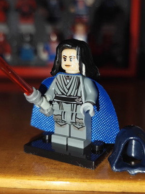 Φιγούρα Naare σαν καινούργιο με κόκκινο lightsaber και μπλε κάπα