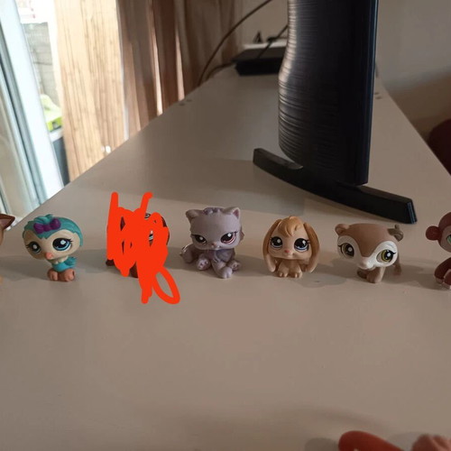 Littlest Pet Shop figures like new, rare collectible lion