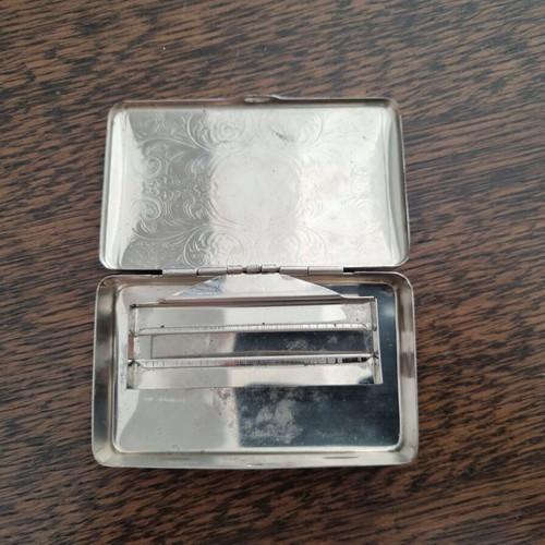 Vintage metal tobacco case and cigarette rolling machine like new