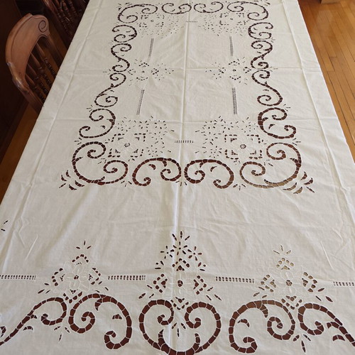 Handmade cutwork tablecloth used, 180 x 210 cm
