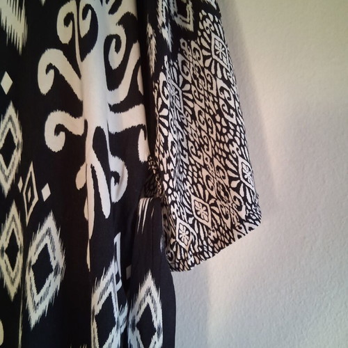Desiree set with palazzo pants and long tunic like new, black and white
