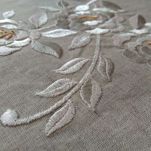 Set of 3 table linens with machine embroidery like new