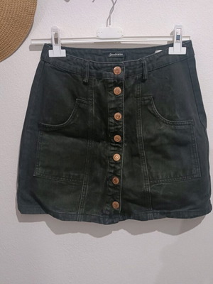 Stradivarius skirt black like new, size S