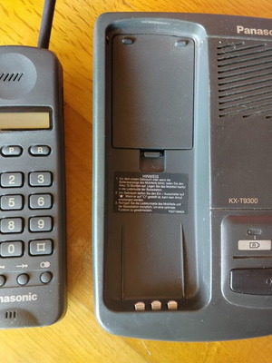 Panasonic KX-T9300 cordless phone like new with battery, base, and charger
