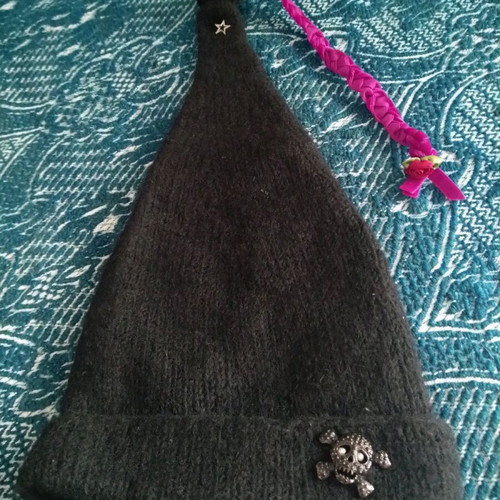 Wool triangular black hat with rock style