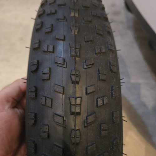 Viper bicycle tire 20x4.0