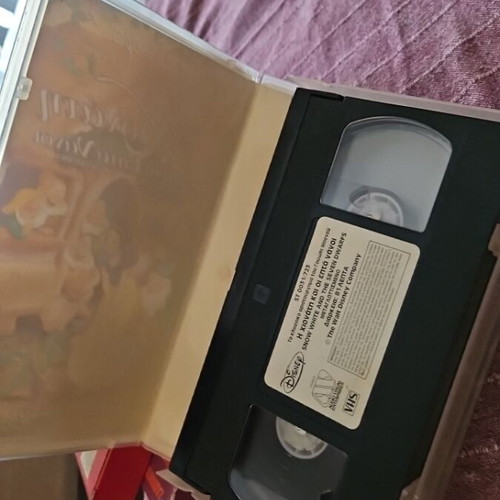 Snow White and the Seven Dwarfs VHS special edition dubbed, like new