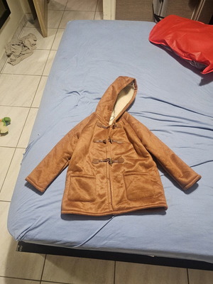 Montgomery coat for boys camel color with white fur lining size 6 years like new
