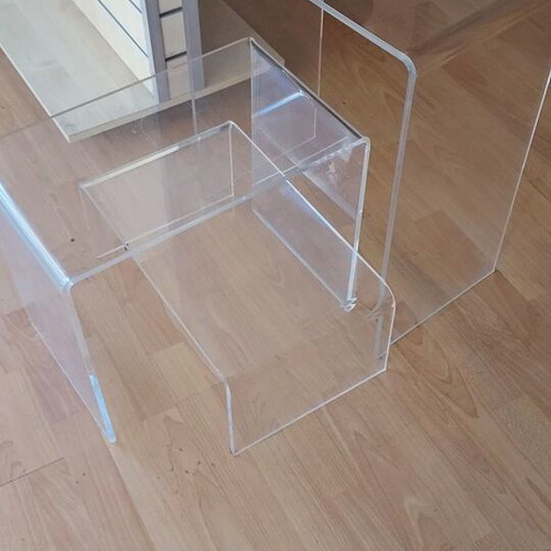 Plexiglas set of three tables like new