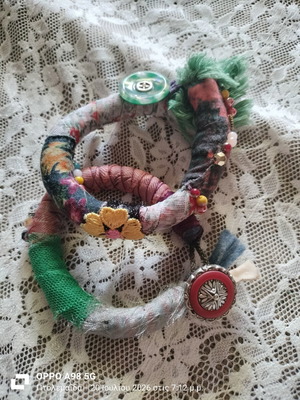 Bracelet set handmade from recycled materials used