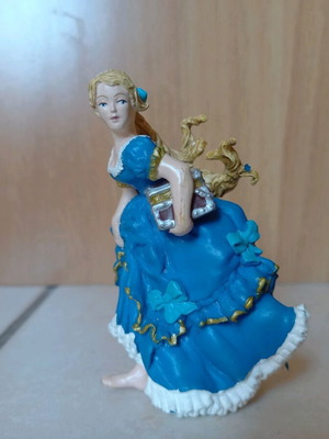 Papo figure used with broken back leg
