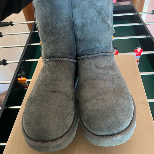 Ugg Australia boots gray size 41 like new with box