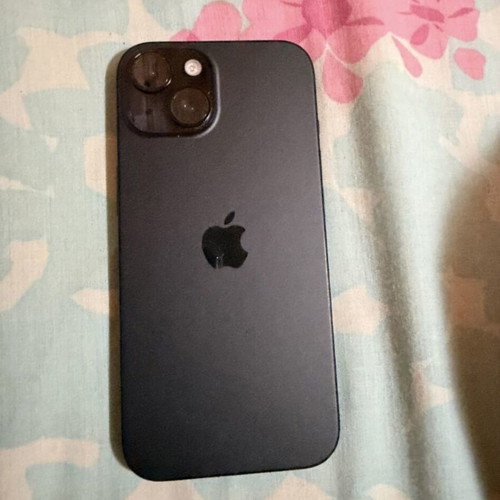 iPhone 15 128GB used, black, Apple iOS, 20+ MP camera
