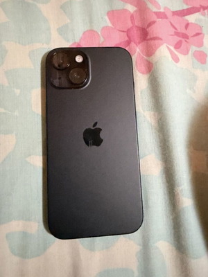 iPhone 15 128GB used, black, Apple iOS, 20+ MP camera