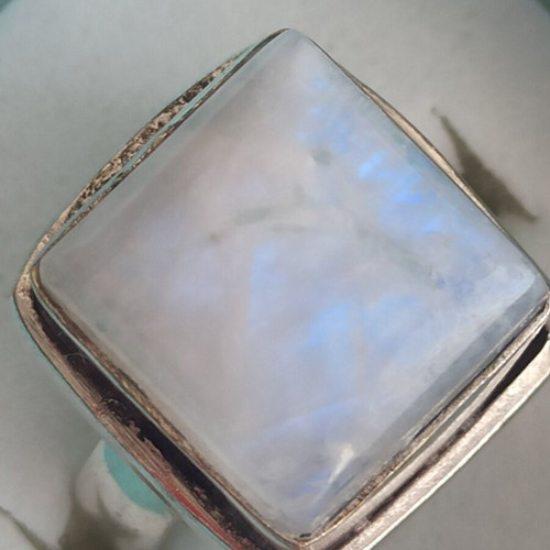 925 Silver Ring with Moonstone like new