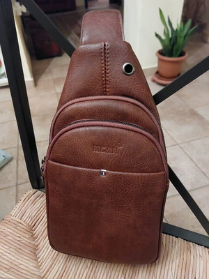 Unisex crossbody bag brown 3 compartments like new