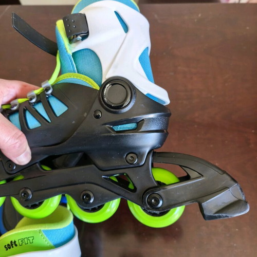 Inline Roller Firefly ABEC 1 64 mm adjustable size 29-32 with Globber protective gear like new