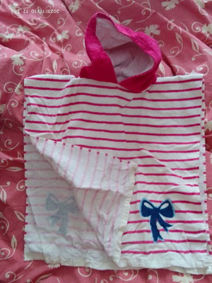 Crivit children's poncho bathrobe like new