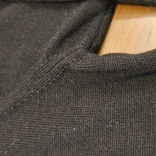 Lacoste men's wool sweater medium black like new