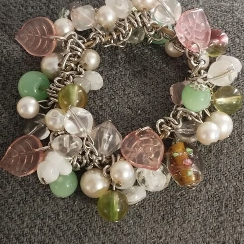 Vintage-Style Cluster Bracelet with Pastel Beads and Pink Leaves like new