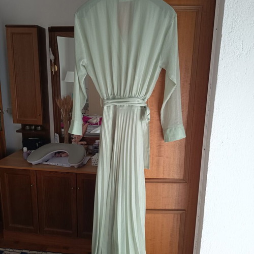 Zara dress size M like new, soft pastel mint color