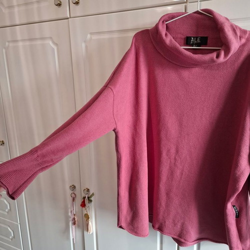 ALE pink oversized turtleneck knit sweater like new