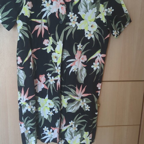 Shirts with tropical plants H&M used, unisex small sizes, set of 2