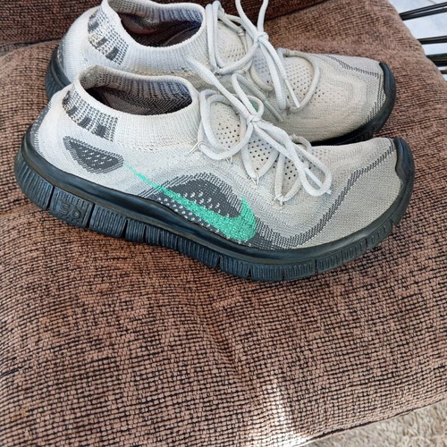 Nike athletic shoes size 37 like new, black and gray