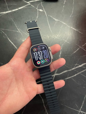 Apple Watch Ultra 49mm σε εξαιρετική κατάσταση με γνήσιο λουράκι και καλώδιο