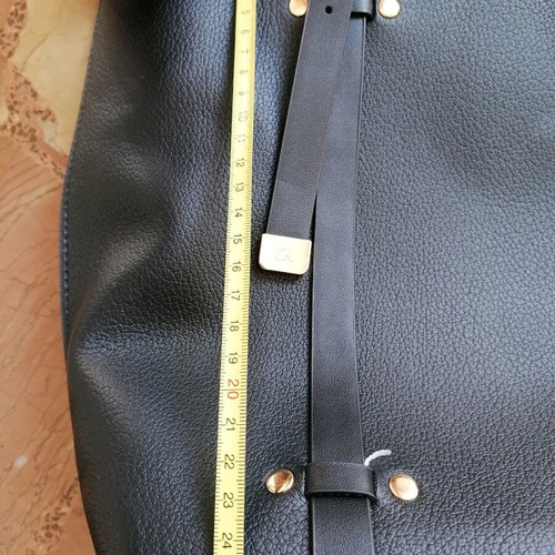 Axel shoulder bag black like new
