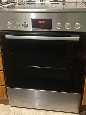 Κουζίνα Bosch κεραμική σαν καινούργια με 4 εστίες και φούρνο