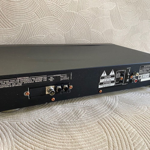 Pioneer F-104 Digital Radio Tuner like new