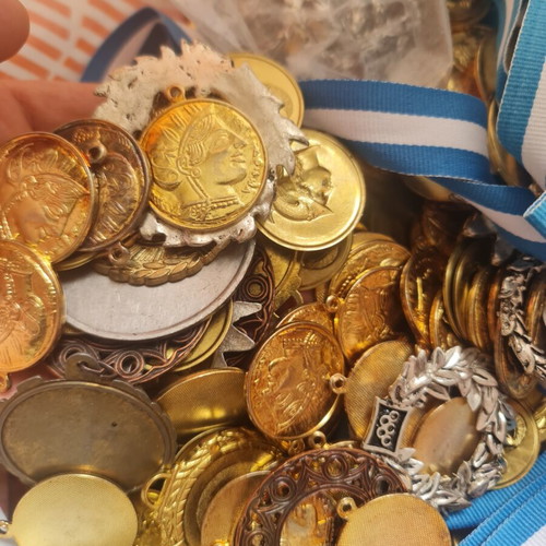 Medals used, approx 5 kg, assorted pack