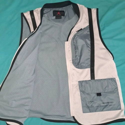 Jordan 23 Engineered Statement Utility Vest like new, Phantom, size M