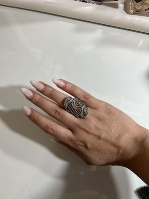 Silver ring like new, gray and silver