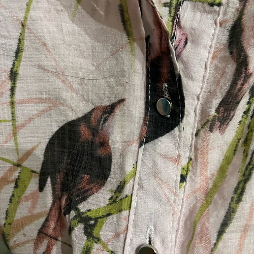 Women's pink shirt-blouse like new with bird patterns