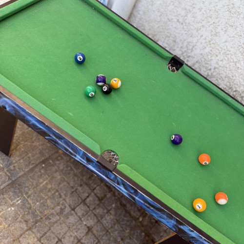 Mini Billiard Table like new, perfect for kids and family fun